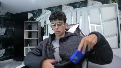 andyxibrat online show from April 17, 11:57 am