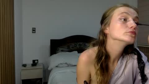 Snapshot of andyzuzka chatting on October 29, 11:17 pm andyzuzka online show from October 29, 11:17 pm