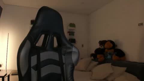      online show from March 3, 2:50 am