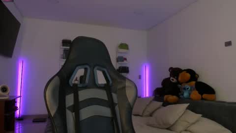      online show from March 13, 2:40 am