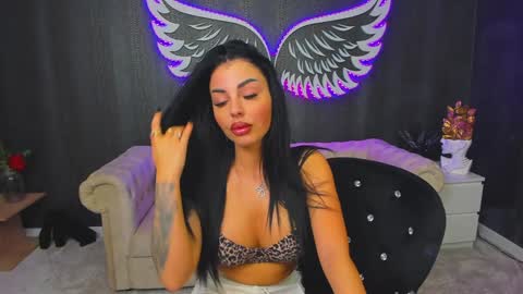 Anne online show from December 21, 5:18 pm