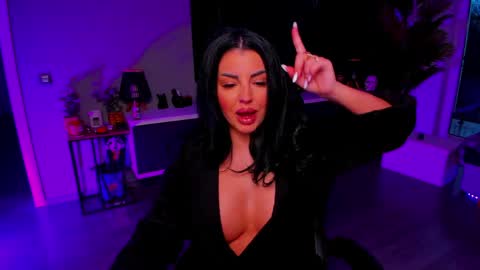 Anne online show from April 17, 4:54 pm