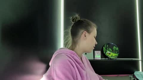 anet228 online show from March 28, 6:07 pm