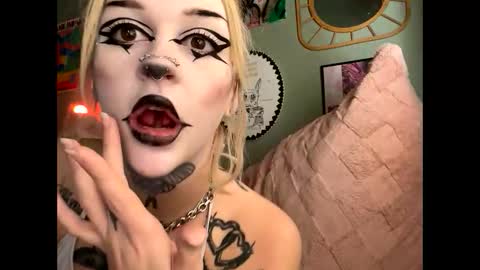 ang3lmorgu3 online show from December 18, 6:03 pm