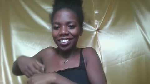 Snapshot of angeeliine chatting on April 25, 12:24 am angeeliine online show from April 25, 12:24 am