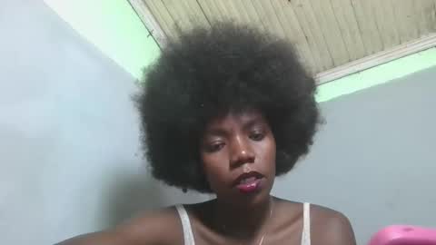 Snapshot of angeeliine chatting on May 3, 7:25 am angeeliine online show from May 3, 7:25 am