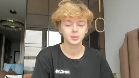 angel_andreww online show from May 17, 8:12 am