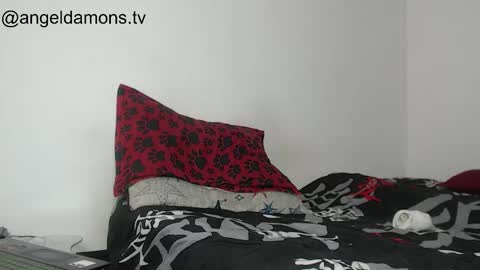 Snapshot of angel_damons_ chatting on March 21, 4:10 pm Angel Damons online show from March 21, 4:10 pm