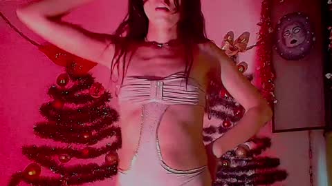 Snapshot of angel_dust9 chatting on December 22, 4:39 am Angel dust9 online show from December 22, 4:39 am