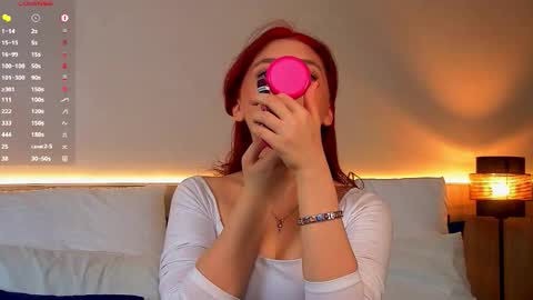 Snapshot of angel_effy chatting on February 26, 7:35 pm Angel - your mood online show from February 26, 7:35 pm