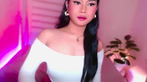 Snapshot of angel_eloaxx chatting on May 15, 8:16 pm Angel online show from May 15, 8:16 pm