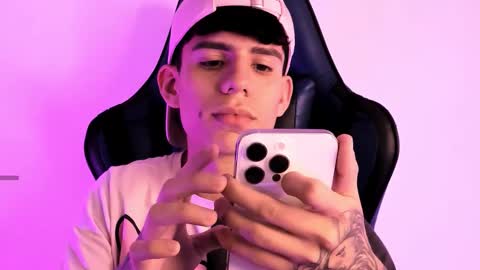 Snapshot of angel_eros_ chatting on March 1, 5:31 am Angel online show from March 1, 5:31 am