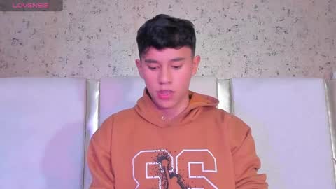 ngel Esteban  online show from December 28, 3:47 am