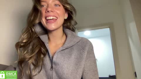 Snapshot of angel_from_sky chatting on September 9, 11:32 am Greetings Jess online show from September 9, 11:32 am