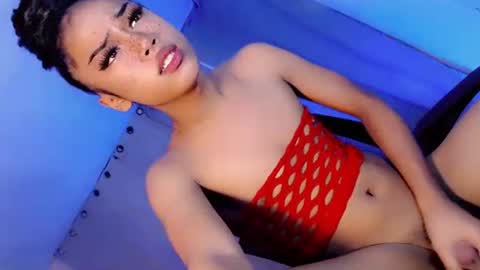 Snapshot of angel_grace18 chatting on June 23, 6:39 pm angel_grace18 online show from June 23, 6:39 pm