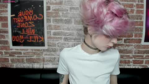 Snapshot of angel_julles chatting on May 2, 3:11 am Angel Dust online show from May 2, 3:11 am
