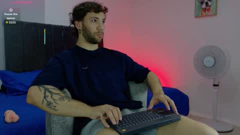 Snapshot of angel_kyrozz chatting on March 2, 7:10 pm angel_kyrozz online show from March 2, 7:10 pm