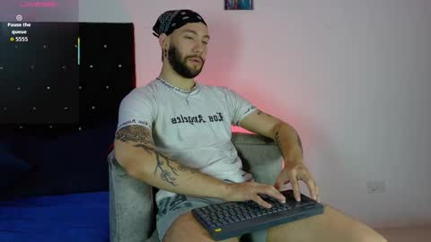 Snapshot of angel_kyrozz chatting on March 23, 7:07 pm angel_kyrozz online show from March 23, 7:07 pm