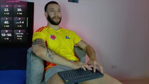 Snapshot of angel_kyrozz chatting on March 26, 7:19 pm angel_kyrozz online show from March 26, 7:19 pm