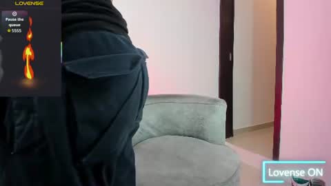 Snapshot of angel_kyrozz chatting on June 24, 7:02 pm angel_kyrozz online show from June 24, 7:02 pm