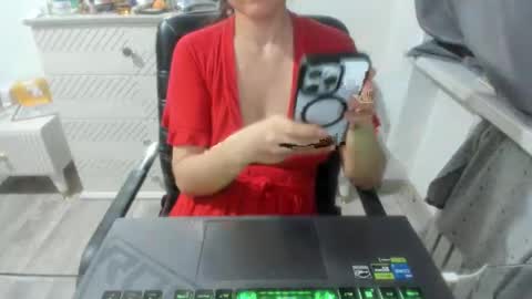 angel_lee__ online show from January 11, 12:29 pm