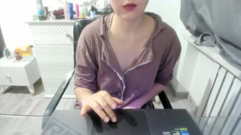 angel_lee__ online show from January 14, 11:53 am