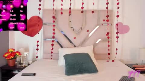 Snapshot of angel_luxx chatting on February 23, 7:00 pm Angel online show from February 23, 7:00 pm