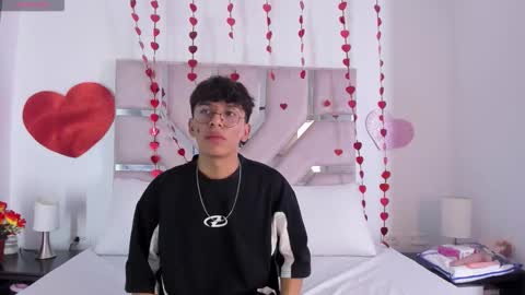 Snapshot of angel_luxx chatting on February 26, 7:35 pm Angel online show from February 26, 7:35 pm