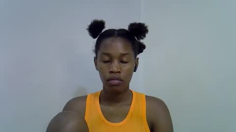 Snapshot of angel_mia5 chatting on November 12, 4:40 pm angel_mia5 online show from November 12, 4:40 pm