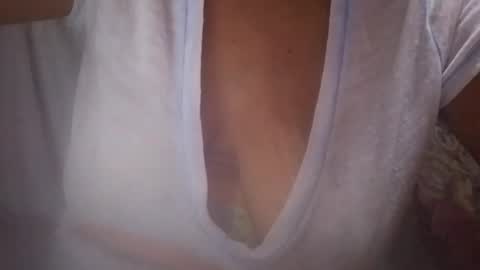 Snapshot of angel_pilipinaxxx10 chatting on February 3, 7:02 am angel_pilipinaxxx10 online show from February 3, 7:02 am