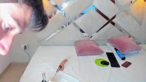 angel_sanzz online show from February 6, 3:48 pm