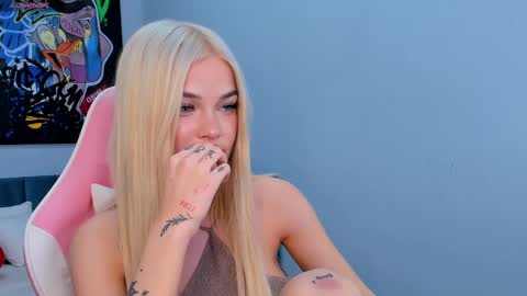 Snapshot of angel_sapphire_ chatting on March 1, 6:11 pm Angel My schedule GTM2 Mon Tue Wen Thu Fri 0900am-0400pm online show from March 1, 6:11 pm