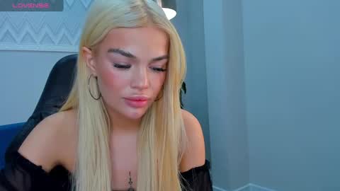 Snapshot of angel_sapphire_ chatting on March 2, 3:37 pm Angel My schedule GTM2 Mon Tue Wen Thu Fri 0900am-0400pm online show from March 2, 3:37 pm