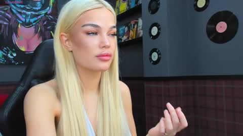 Snapshot of angel_sapphire_ chatting on March 12, 9:34 am Angel My schedule GTM2 Mon Tue Wen Thu Fri 0900am-0400pm online show from March 12, 9:34 am