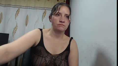 Snapshot of angel_sw chatting on October 4, 5:00 pm angel online show from October 4, 5:00 pm