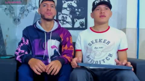 angel_villareal_ online show from April 25, 12:19 pm