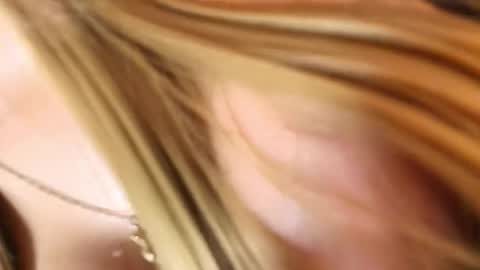Snapshot of angel_zafiros chatting on April 16, 9:39 pm Seortia Angel online show from April 16, 9:39 pm