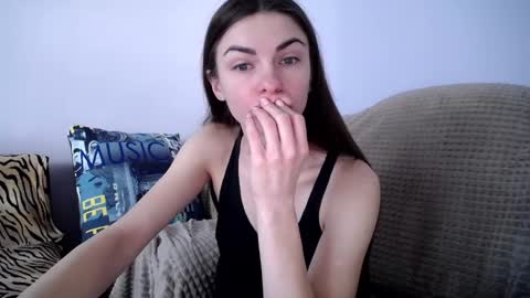 Zoe online show from March 7, 9:18 am