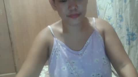 Snapshot of angela413796 chatting on February 23, 8:17 am angela413796 online show from February 23, 8:17 am