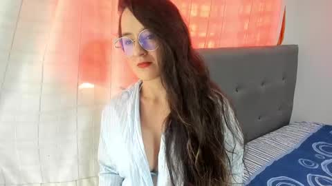 angela_nix online show from September 17, 3:14 pm