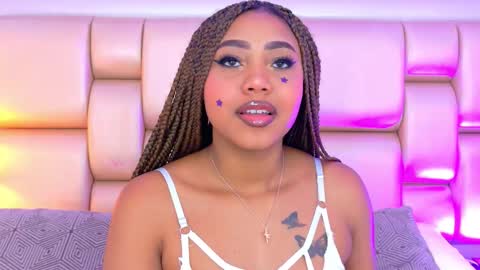 Snapshot of angela_robert chatting on February 25, 9:13 pm Angela Roberts online show from February 25, 9:13 pm