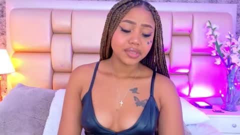 Snapshot of angela_robert chatting on March 1, 7:27 pm Angela Roberts online show from March 1, 7:27 pm