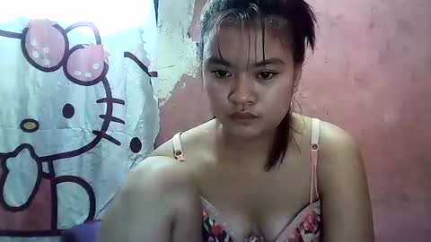 Snapshot of angela_rose12345 chatting on February 28, 12:00 am angela_rose12345 online show from February 28, 12:00 am