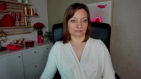 Snapshot of angela_samt chatting on March 26, 6:52 am Angela online show from March 26, 6:52 am