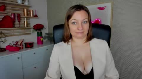 Snapshot of angela_samt chatting on March 27, 8:26 am Angela online show from March 27, 8:26 am