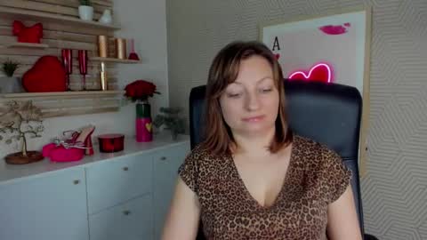 Snapshot of angela_samt chatting on March 31, 6:25 am Angela online show from March 31, 6:25 am