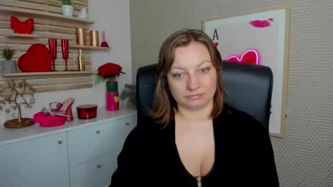 Snapshot of angela_samt chatting on April 1, 5:30 am Angela online show from April 1, 5:30 am