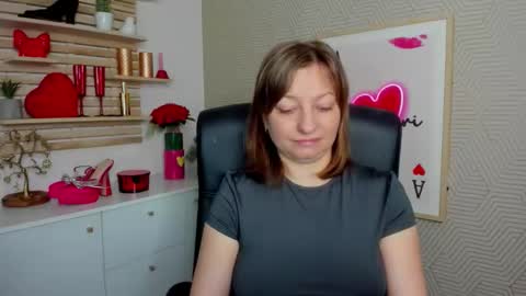 Snapshot of angela_samt chatting on April 2, 5:27 am Angela online show from April 2, 5:27 am
