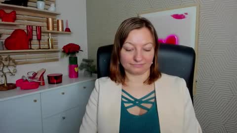 Snapshot of angela_samt chatting on April 9, 6:19 am Angela online show from April 9, 6:19 am
