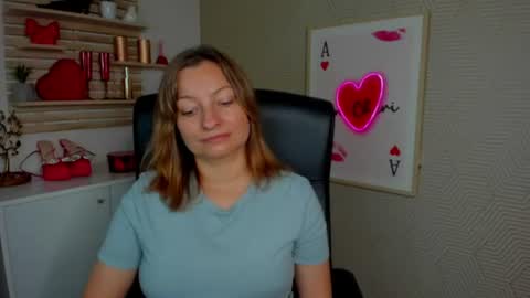 Snapshot of angela_samt chatting on July 7, 6:47 am Angela online show from July 7, 6:47 am